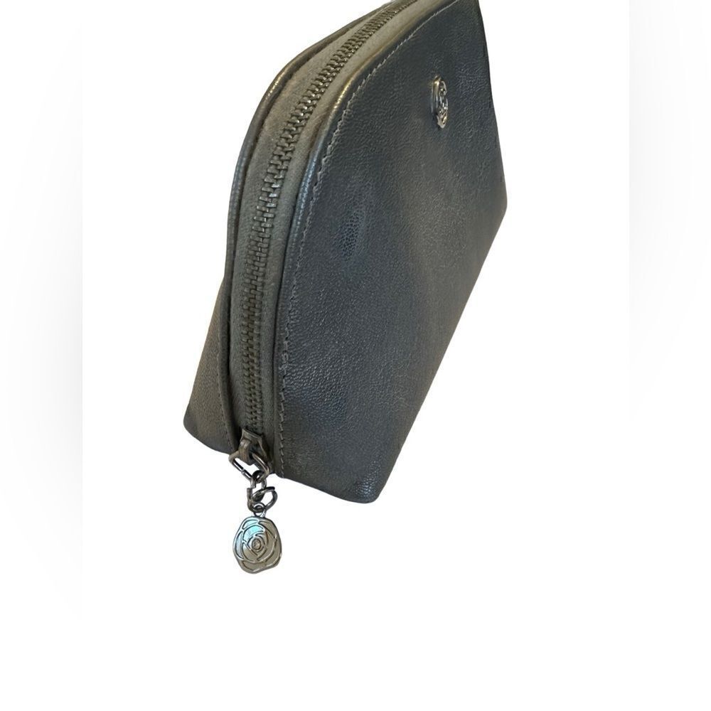 Gucci leather silver pouch - Picture 9 of 16
